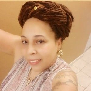 Meet your Posher, Dimika